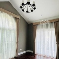 Bán Biệt Thự Đơn Lập Vinhomes Riverside Diện Tích 350M2, 5 Phòng Ngủ View Sông To Rộng Hoàn Thiện Đẹp