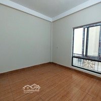 Bán Nhà 4 Tầng 3 Ngủ 32M2 - Ngõ Nông - Thoáng Mát - Cạnh Vinhomes Thăng Long