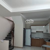 Bán Nhà 4 Tầng 3 Ngủ 32M2 - Ngõ Nông - Thoáng Mát - Cạnh Vinhomes Thăng Long