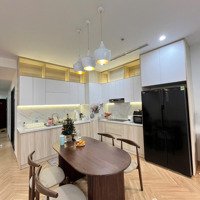 Chính Chủ Cần Bán Căn Hộ 4 Phòng Ngủrẻ Nhất Royal City, 130M2, View Đẹp, Ban Công Hướng Mát - Nhỉnh 12 Tỷ.