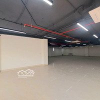 Bán Tòa Văn Phòng Phạm Văn Đồng, Hà Nội, 300M2, 8 Tầng Thông Sàn, Thang Máy, Doanh Thu 5,5 Tỷ/ Năm.