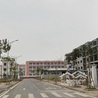 Bán Gấp:view Hồ Điều Hoà/ Diện Tích: 300M2/Mt:15M/ Hai Mặt Đường Trước Sau/ Sát Trường Học/Thị Xã Hồ/Giá:12T