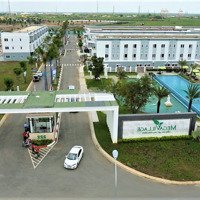 Bán Căn Nhà Phố Trục Đường D - Đường Cổng Mega Village Vào. Hướng Đông Bắc - Giá Bán 9 Tỷ.