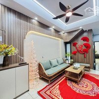 Trung Tâm Quận Đống Đa, Ô Tô Đỗ Cửa - Vào Nhà, 1 Nhà Ra Phố, Kinh Doanh Siêu Hot