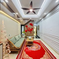 Trung Tâm Quận Hoàng Mai, Thang Máy - Nhà Đẹp - Full Nội Thất - 7 Ngủ Khép Kín