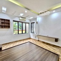 Quá Hiếm Cần Bán Nhà Việt Hưng 50M2-Chỉ Hơn 6 Tỷ- Dân Xây-Full Nội Thất-Ô Tô Gần-2 Thoáng