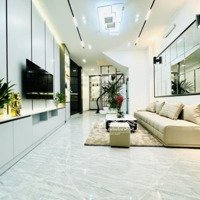 Bán Nhà Lô Góc, Ngọc Khánh 38M2, 5 Tầng, Ngõ Thông Kinh Doanh, Gần Phố- Giá Bán 8.2 Tỷ