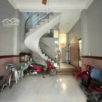 Gấp Định Cư! Bán Gấp Nhà 5 Tầng 56M2 - Gồm 6 Phòng Ngủ- Vị Trí Đẹp Ngay Ngã Tư Hàng Xanh Giáp Q.1