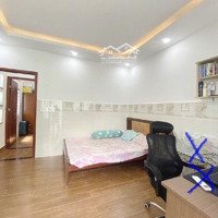 Bán Nhà Đoàn Văn Bơ Quận 4 - Bề Ngang 4M - 2 Tỷ Nhỉnh - 28M2 - Hẻm 4M - Tiện Kinh Doanh