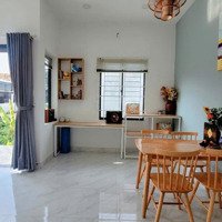 Cho Thuê Nhà Phố 80M2 , Có 2 Phòng Ngủ, Có Máy Lạnh, Máy Giặt, Sofa , Bàn Ghế.