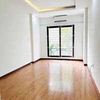 Cho thuê nhà riêng 33m2 5 tầng cách ngõ oto tránh nhau 10m tại N.331 Bát Khối giá 10tr.