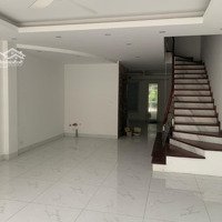 Cho Thuê Nhà 100M2 X 5 Tầng Có Thang Máy Tại Yên Xá (Vui Lòng Lh Qua Zalo)