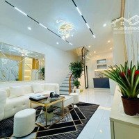 Có 102! Phố Giang Văn Minh, Mới Full Nội Thất, Sát Phố, Cách Ô Tô 20M, 36M2 5Tầng