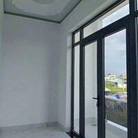 Nhà 1 lầu 1 trệt mới xây 3.35 tỷ/90m2, sân ô tô, sát trường tiểu học Hóa An