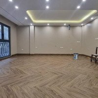 Cho Thuê Biệt Thự Có Thang Máy Ngõ 214 Nguyễn Xiển 160M X 6T