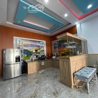 Bán Nhà Biệt Thự Sân Vườn 178.5M2