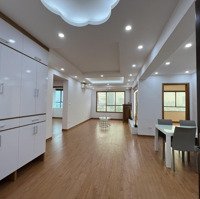 Bán Gấp Căn Hộ Chung Cư N01T2 Ngoại Giao Đoàn 3 Phòng Ngủ 2 Vệ Sinhdiện Tích: 109M2 Giá Bán 8 Tỷ Lh: E Hoà 0917.495.479