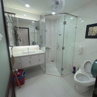 Bán Gấp Np Tại Thạch Thị Thanh, 55 Tỷ, 135M2, 7 Tầng, 8 Phòng Ngủ 8Wc