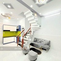 Bán Nhà Trần Thái Tông, Sát Phố, Dân Xây, 40M2, 8.X Tỷ