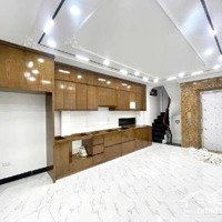 Bán Nhà Ở Nguyễn Đình Hoàn, 7,4 Tỷ, 35M2, Thang Máy