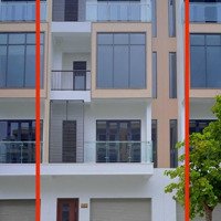 Hot ! Nhà Phố Đối Diện Biệt Thự Song Lập, Ngay Cụm Tiện Ích. 6X20 Giá Rẻ Nhất Dãy Chỉ 4,7X Tỷ Tl.