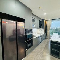 Bán Gấp Căn Vip 3 Phòng Ngủ 3 Vệ Sinh142M2, Vinhomes Central Park, Nội Thất Cao Cấp, View Như Ở Resort