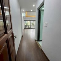 Cho thuê nhà thang máy Phố Hoàng Mai 70m2, 5 tầng, 6P KINH DOANH SPA, TRUNG TÂM, VP