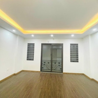 Bán Nhà Phạm Văn Đồng, 35M2, Phân Lô, Ô Tô, Nội Thất Chủ Tặng, Nhỉnh 5Tỷ