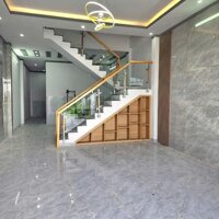 Chủ cần ra gấp nhà 1l1t diện tích 104m² Nhà nằm gần trục 16