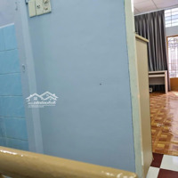 Cho Thuê Nhà Hẻm Đoàn Văn Bơ ,Quận 4 , 2 Phòng Ngủgiá 10 Tr