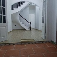 Bán Nhà Tân Ấp. Hộ Khẩu Ba Đình Mà Giá Như Ba Vì 50M2 4 Tầng Lh E Thịnh 0348176773