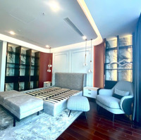 Bán Căn Hộ Luxury Cao Cấp Vincom Center - Đồng Khởi, 190M2, 3 Phòng Ngủview Hồ Bơi, Tặng Nội Thất Sang Xịn