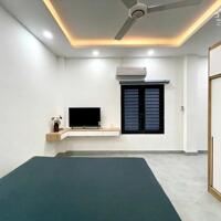 Căn hộ studio tách bếp full nội thất hiện đại, cửa vân tay, có cửa sổ ngay sân bay Tân Sơn Nhất