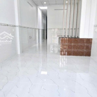 Cho Thuê Nhà Diệu Hiền Mới 80M2, Có Máy Lạnh, 2 Phòng Ngủ, 2 Vệ Sinh Sân Oto