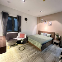 Thuê Ngay Studio 30M2 Tại Nguyễn Gia Trí Gần Trường Đh Gtvt . Giá 6 Triệu9 . Liên Hệ: 0909397366