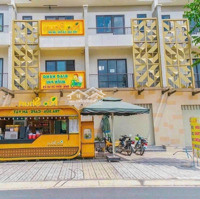 Bán Nhanh Căn Shophouse Mặt Tiền Đường 62M Tại Trung Tâm Kcn Vsip 2, Bình Dương. Giá Bán 3Tỷ3