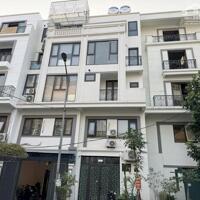 Chính chủ bán Shophouse Metropolitan - DT: 67,5m2, hai mặt đường, vị trí trung tâm huyện Gia Lâm