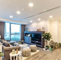 Bán Gấp Căn Hộ Vincom 3 Phòng Ngủtặng Nội Thất Đẹp View Công Viên 23/9 Đường Đồng Khởi, Quận 1