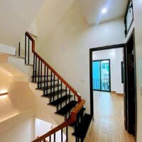 BÁN NHÀ ĐẸP 2.295 TỶ 3 TẦNG 50M2 ( HƯỚNG ĐÔNG ) NGÕ NGẮN ĐƯỜNG KÊNH