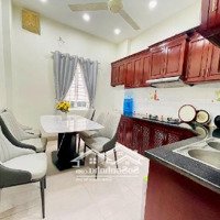 Bán Nhà Phố 8-3 Kinh Doanh 5 Tầng- 42M2-11,6 Tỷ-Vỉa Hè