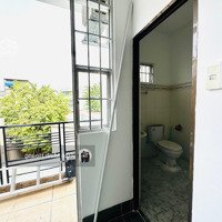 Thuê Ngay Phòng Trọ Mới Xây 30M2 Full Nội Thất Ban Công Máy Giặt Riêng Gần Q1, Q2 Ở Nguyễn Hữu Cảnh