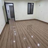 Văn Phòng 50M2 Đã Chia Làm 2 Phòng Rồi Đẹp Có Thể Vào Ngay Giá Rẻ Chỉ 8 Triệu 1 Tháng