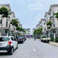 Bán Biệt Thự Sân Vườn Đẳng Cấp 135M2 Giá Bán 7,8 Tỷ Cách Cầu Long Biên 6Km, Cách Trung Tâm Hn 12Km