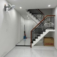 Nhà Đẹp Gần Đường Sư Vạn Hạnh, Giáp Q.10 (3 Phòng Ngủ)