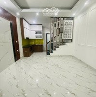 35M*5T*6.25Tỷ, Ngã 4 Cát Linh, Tôn Đức Thắng, Đống Đa, Hn, Nhà Mới Kính Koong, 0985 818818.