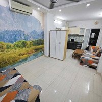 Phòng Cho Thuê Full Nội Thất, Rộng 30M2 Bancol-Tách Bếp Sát Cầu Nguyễn Văn Cừ Q5