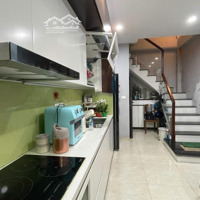 Phùng Chí Kiên Phân Lô Oto Tránh, Oto Đỗ Cửa.diện Tích38M2 5 Tầng, 3 Pn Khép Kín. Nhà Dân Xây Mới 80%