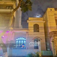 Nhà 2 Tầng, 2 Mặt Tiền Đường Phó Đức Chính Và Lê Văn Huân, Vĩnh Hoà, Nha Trang