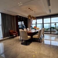 Nhà em bán lại căn hộ 200m2, 4Pn view SVĐ Mỹ Đình giá 12 tỷ tòa Dolphin Plaza.LH 0888486262.