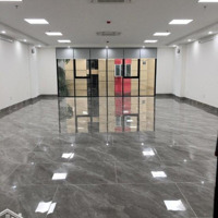 Cho Thuê Nhà Thông Sàn Hoàng Quốc Việt Vỉa Hè Để Xe Thoải Mái Đồ Cơ Bản Đh,Nl Hợp Vp Trưng Bày 18 Triệu